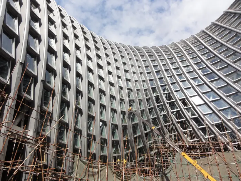 采用防腐涂层系统保护的建筑立面钢结构